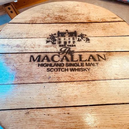 Macallen 네언 외부 사진
